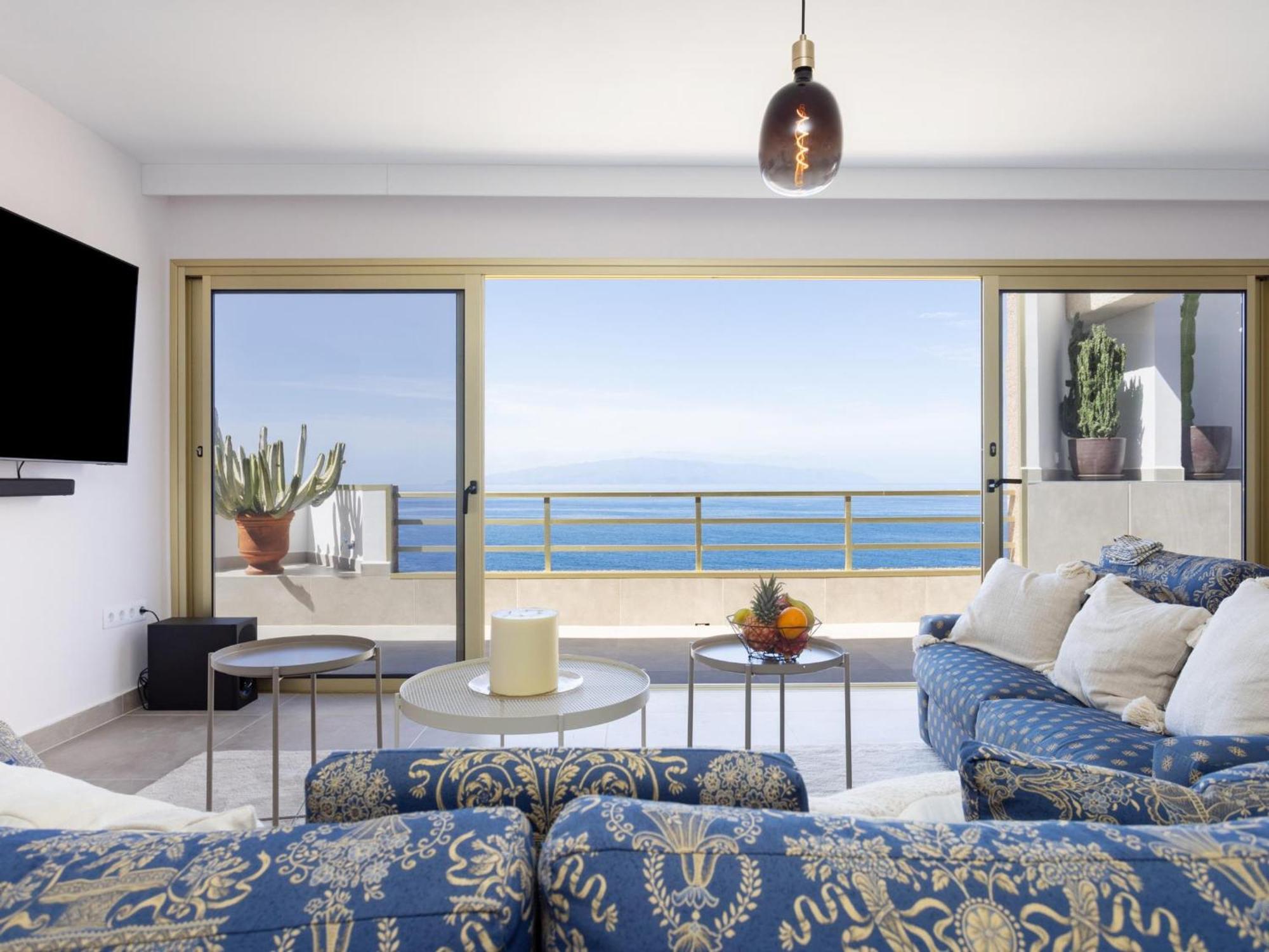 Lujoso Apartamento Frente Al Mar Con Terrazas, Aire Acondicionado Y Wi-fi En Tenerife - Es-279-8 Apartment